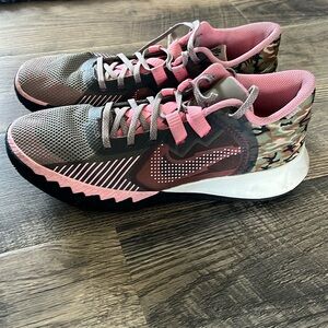 Men's 10.5 Kyrie Fly Trap 2